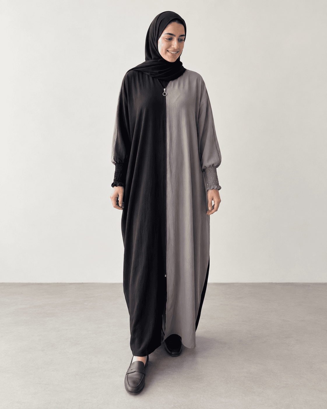 Dual Colour Kaftan Abaya with Zipper Front & Gathered Sleeves